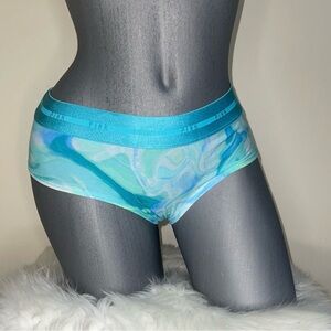 VICTORIAS SECRET PINK LOGO HIPSTER UNDERWEAR PANTY. NWT